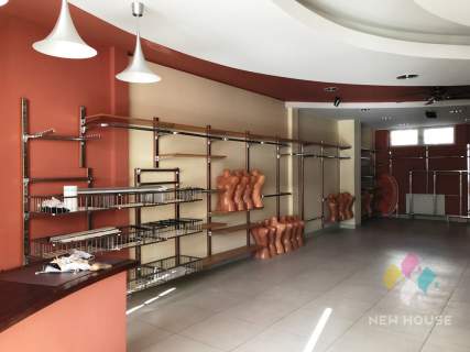 Atrakcyjny lokal, 82 m2, parter, witryna