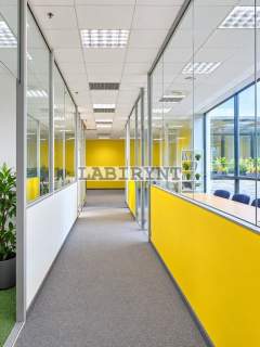 Lokal 240m2, Al. N.M.P. po remoncie, winda