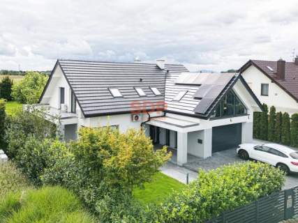Dom z prywatną strefą relaksu i basenem działka 1343 m2 Smolec