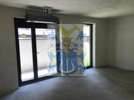 Kliny Zacisze, Dębniki lokal 82m2 parter, witryna