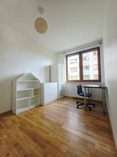 3 POKOJE - 56,10 M2 - MIEJSCE POSTOJOWE - BALKON