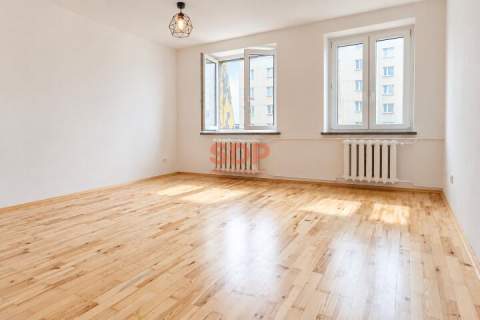 Można zrobić 2 pokoje. Prawie 26 m2 do podziału. Blisko Un