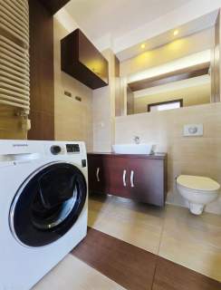 3 POKOJE - 56,10 M2 - MIEJSCE POSTOJOWE - BALKON