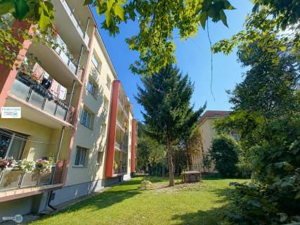 2 pokoje, 2 piętro, duży balkon, widok na skwer