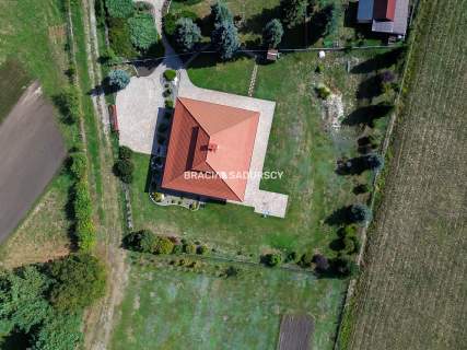 dom parterowy w lesie, działka 22ar Niepołomice
