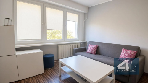 Piotrków Tryb. Os. Wyzwolenia 32 m 2 pokoje