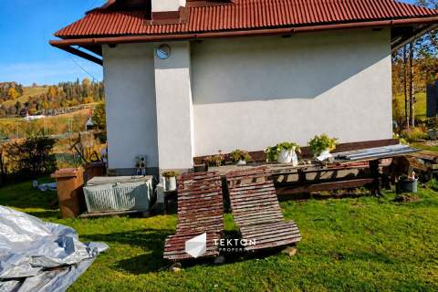 Dom w Cichem z widokami i szlakami tuż za płotem
