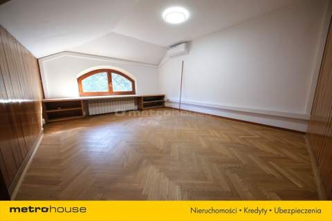 Dom na siedzibę biura przy METRO Plac Wilsona