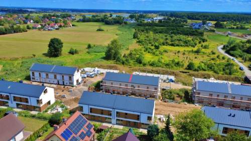 Dom z ogrodem 80,57 m 2 miejsca w cenie