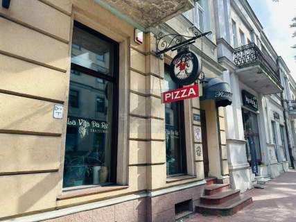 Lokal w centrum miasta na wynejm