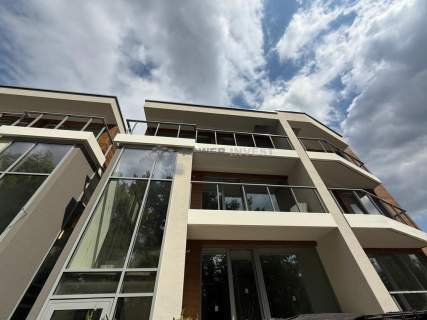 3 balkony Salon z widokiem na zieleń Prywatny garaż