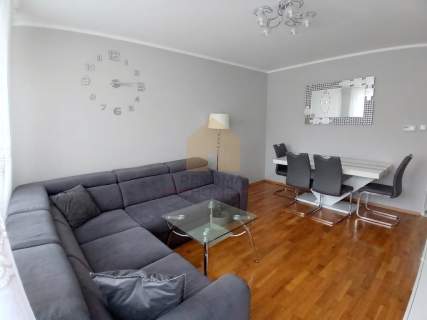 Bezczynszowe 1 piętro balkon piwnica