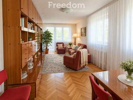 3-pokojowe mieszkanie 67,70 m w centrum Ciechanowa z dwoma balkonami