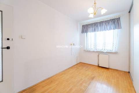 Mieszkanie do remontu 5 pok Balkon