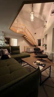 Dom z apartamentem przy jeziorze i lesie