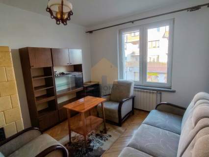 44 m 2 pokoje pierwsze piętro