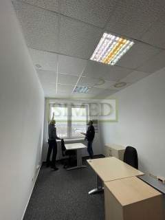 Niska cena ,dobry standard , ochrona , monitoring, parking,dostep24h