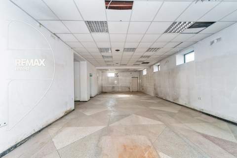 Lokal z parkingiem w centrum miasta
