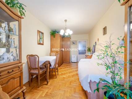 Os.Strusia 2 pok z balkonem/46m dwustronne/Piwnica