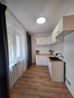2 pokoje/ do odświeżenia/ ul.Reymonta 13