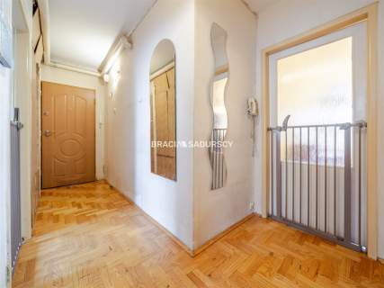 Os.Strusia 2 pok z balkonem/46m dwustronne/Piwnica