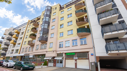 Kawalerka 26 m , balkon, garaż, kuchnia z oknem