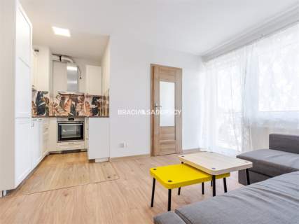 2 POKOJE 32,5 m DUŻY BALKON 