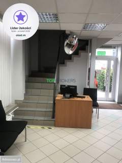 Przestronny, narożny lokal z witrynami