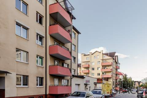 Przy M1 Kabaty Wysoki standard Garaż i komórka