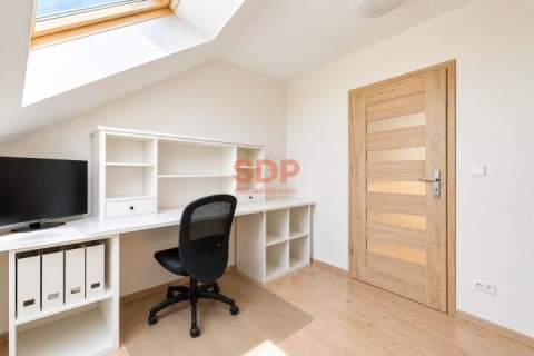 Dom wolnostojący z garażem 1372 m2 działka