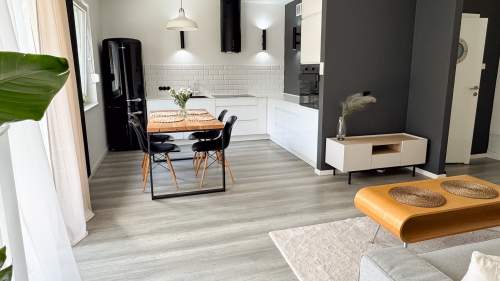 2 pokoje z dużym ogrodem 50 m2 koło Malty, garaż i komórka