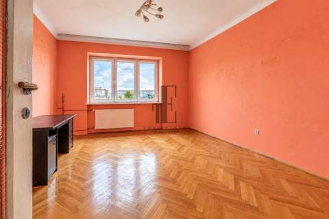 Kamienica 1932r z windą/Dwustronne/Balkon, Piwnica