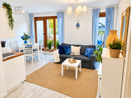 GOTOWY APARTAMENT 500 m OD PLAŻY Duży balkon wśród zieleni