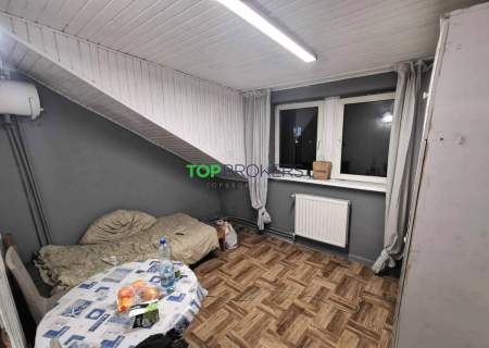 Wygodny dom dla pracowników lub na hostel, parking