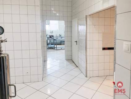 Budynek 800 m2 handel-usługi-produkcja