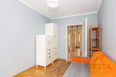 Rataje 3 pokoje balkon piwnica