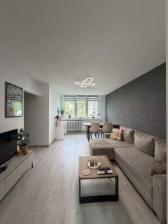 2 pokoje 46 m Generalny remont 1. piętro Balkon