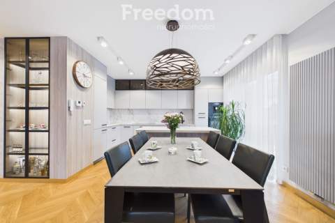 Luksusowy apartament 148 m z tarasem w prestiżowej dzielnicy
