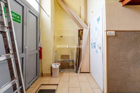Lokal usługowo-handlowy ok. 150m2 duża witryna