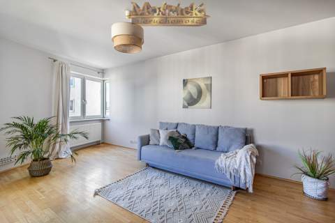 Przestronne 2 pokoje z balkonem blisko metra Imielin