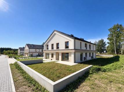 Apartament z ogrodem, 2 msc postojowe, 20m2 poddasza, bez PCC