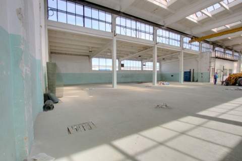 Hala z suwnicą 3t., pow. 1146m2, Kielce
