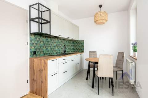 2 490 zł/mies. m. postojowe w cenie