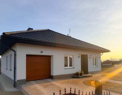 Parterowy dom z fotowoltaiką