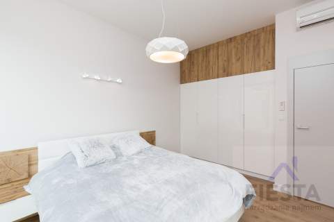Apartament 3 pokoje ul.Waldorffa garaż i komórka