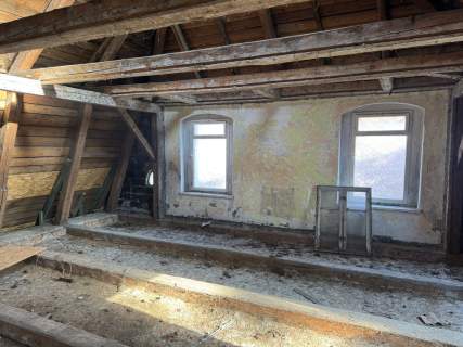 Dom pod 8 apartamentów z projektem