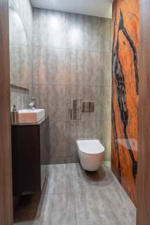 Nowoczesny apartament z garderobą w sercu Warszawy