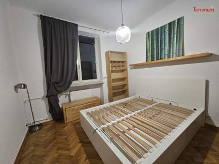 Dwupokojowe z widną kuchnią przy Stacji metra