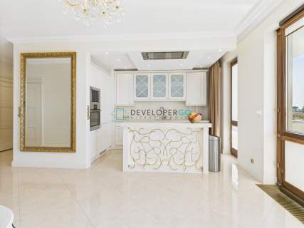 Elegancki Apartament na 10 piętrze