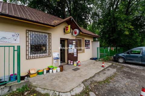 Budynek wolnostojący / pętla MPK / duży ruch